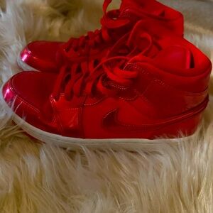 Jordan 1 Mid Pomegranate
